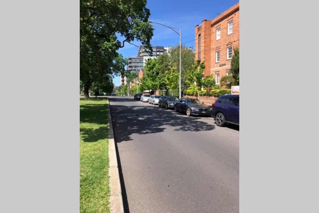 Апартаменты East Melbourne City Studio - Amazing Location & Sunny Charm Экстерьер фото